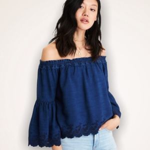 🦅 AEO Eyelet Off The Shoulder Bell Sleeve Top